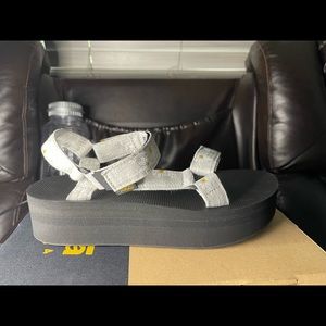 Teva Women's Flatform Universal Gloriosa Sandal